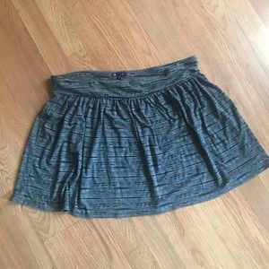 ⭐️ 5/$25 -- Gap striped grey miniskirt